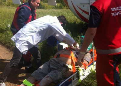 Медицинская эвакуация с места чрезвычайного события на вертолете Ансат